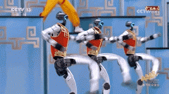 正在全球不雅众面前表示最稳